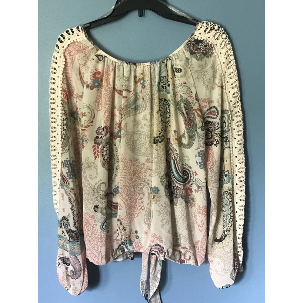 ☮️ Sheer Paisley Patterned Boho Blouse